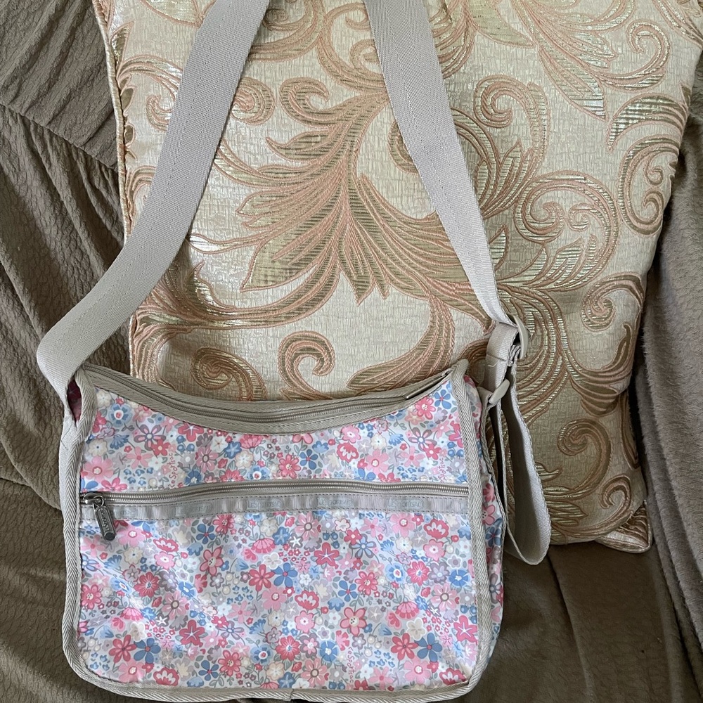 Accepting Offers! LESPORTSAC bag